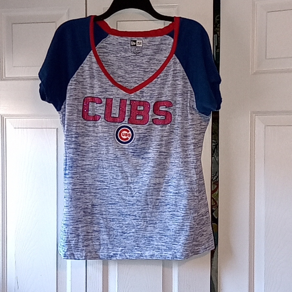Chicago Cubs sparkley v neck tee shirt by New Era